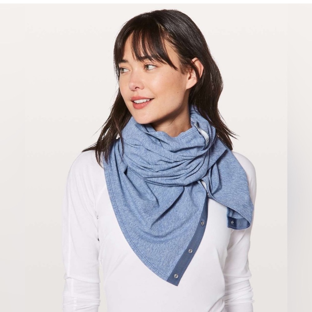 lulu athletic vinyasa snap scarf heather blue